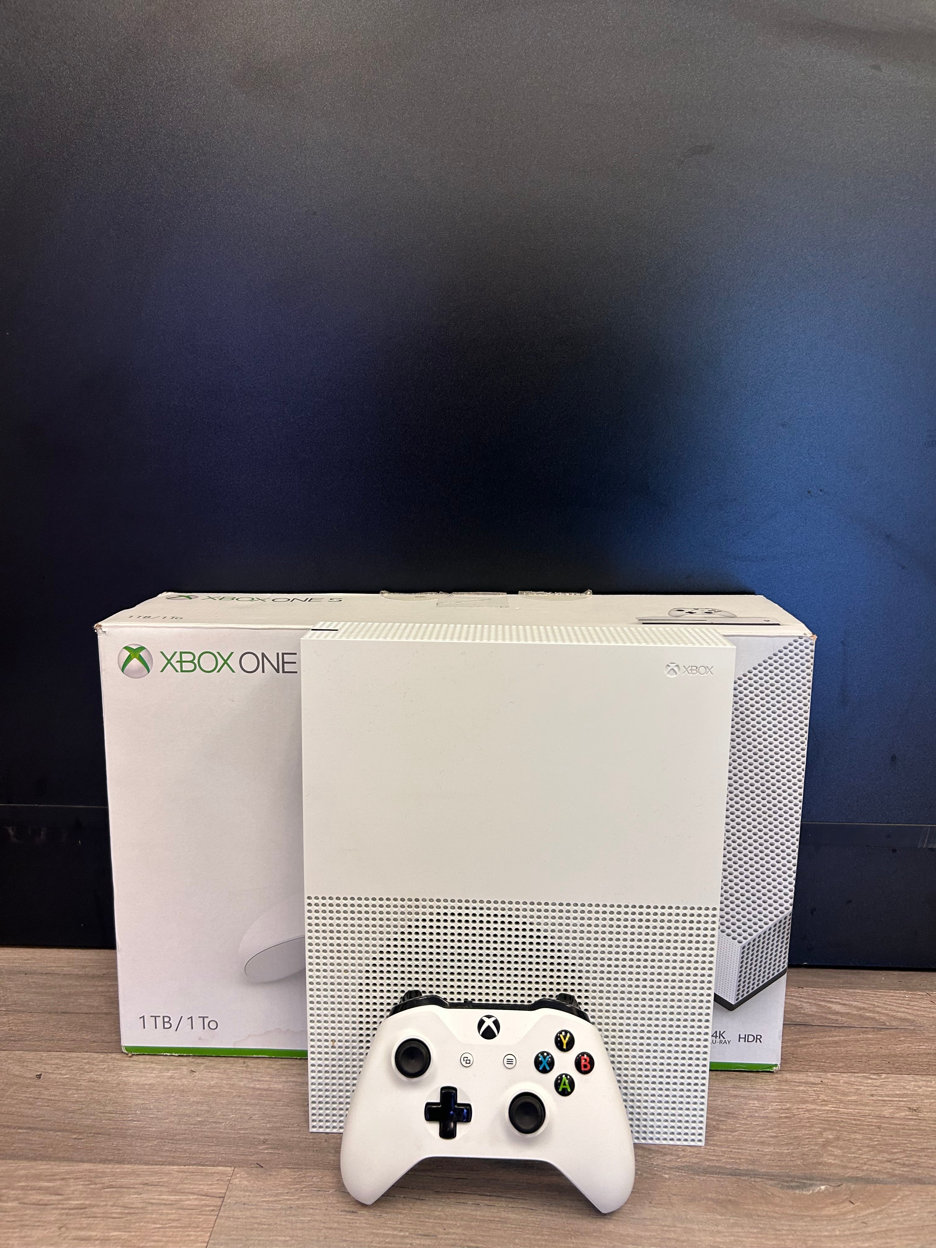 Xbox One S White CIB 1TB